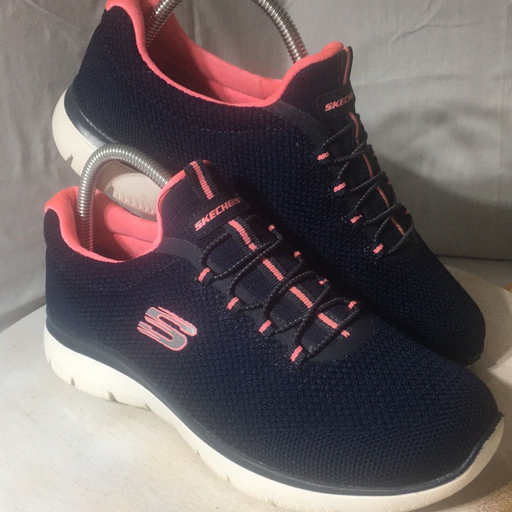 Skechers womens shoe navy knit sneakers size 7 1/2